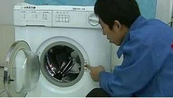 洗衣机排水管回水(如何解决洗衣机排水管回水的问题)。